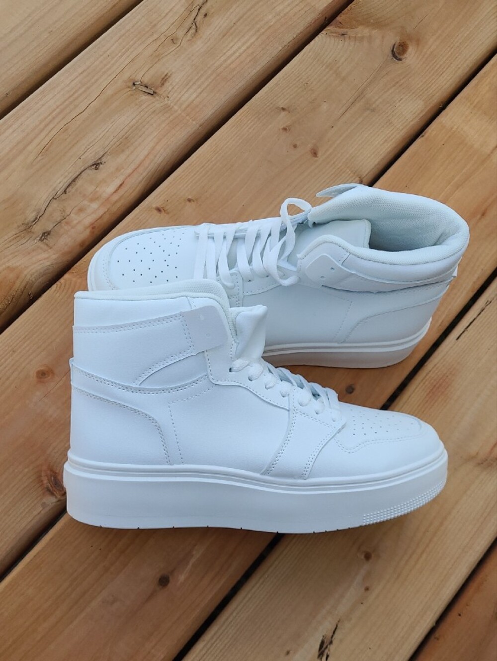 New PrettyLittleThing All-White High-Top Sneakers size 8